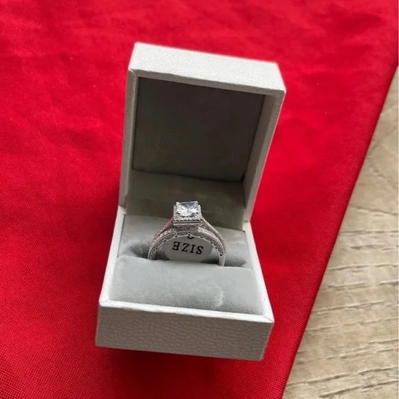 Engagement Set of Rings Sterling Silver size 9 - Picture 6 of 6